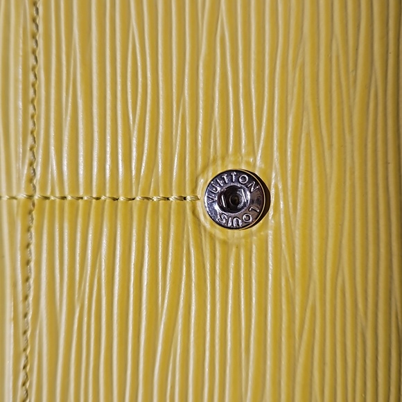 🥂SOLD🥂 Louis Vuitton Citron Epi Leather Bifold Wallet Silver w/Dustbag EUC - Picture 9 of 16